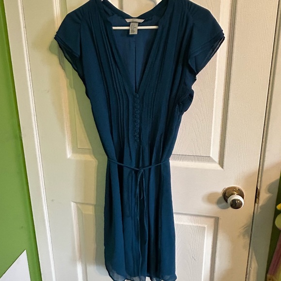 Button-front dress with tie - Picture 1 of 3
